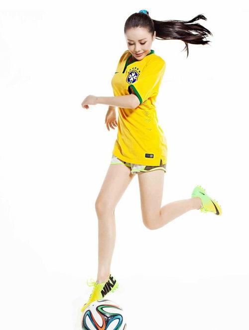 重生足球女主播,逆袭球场,绽放光芒